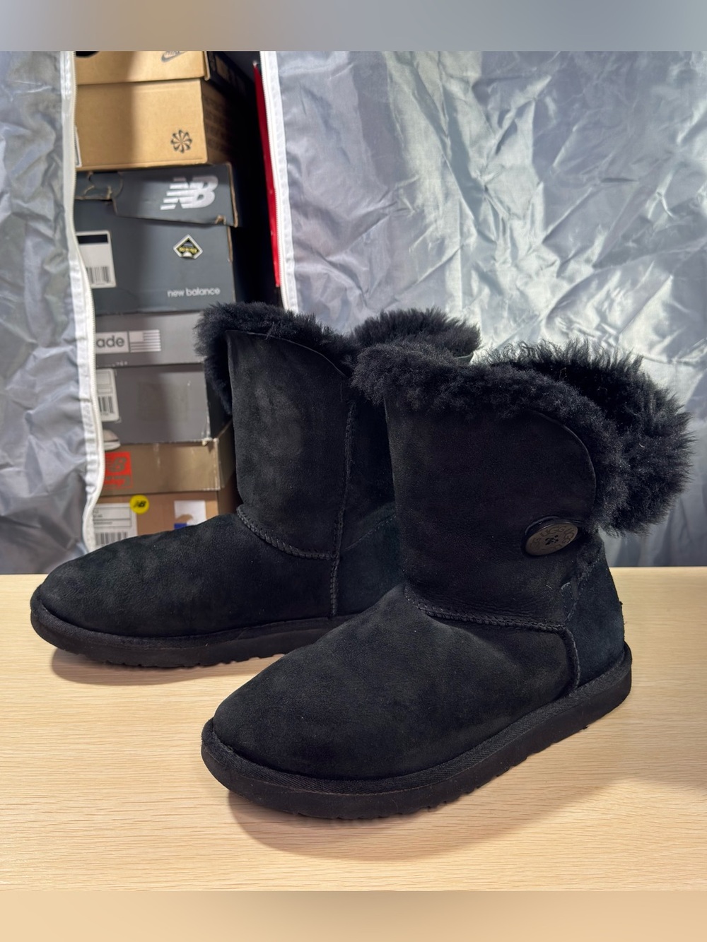 UGG Women’s Bailey Button II Boot Size 8 S/N 5803